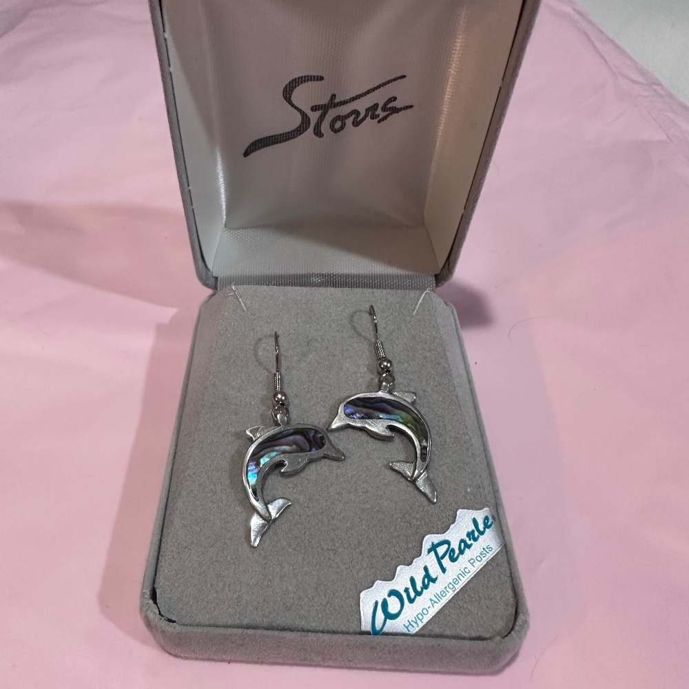 New In Box Leaping Silvertone Dolphin Dangle Earrings Wild Pearle Abalone
